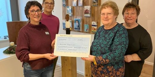 PM_Rhein-Wied Hospiz_Spenden Frauen St. Laurentius Niederbreitbach_2025-12-10 (c) Bruno Neufeld PM_Rhein-Wied Hospiz_Spenden Frauen St. Laurentius Niederbreitbach_2025-12-10