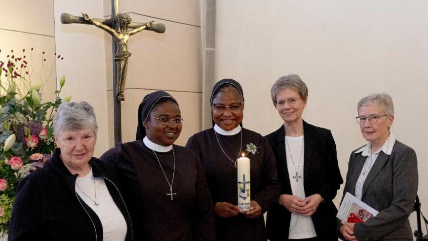 PR-NR-AA-B-2026-06-19-Erstprofess-SrMichele-c-WaldbreitbacherFranziskanerinnen.jpg_46906019