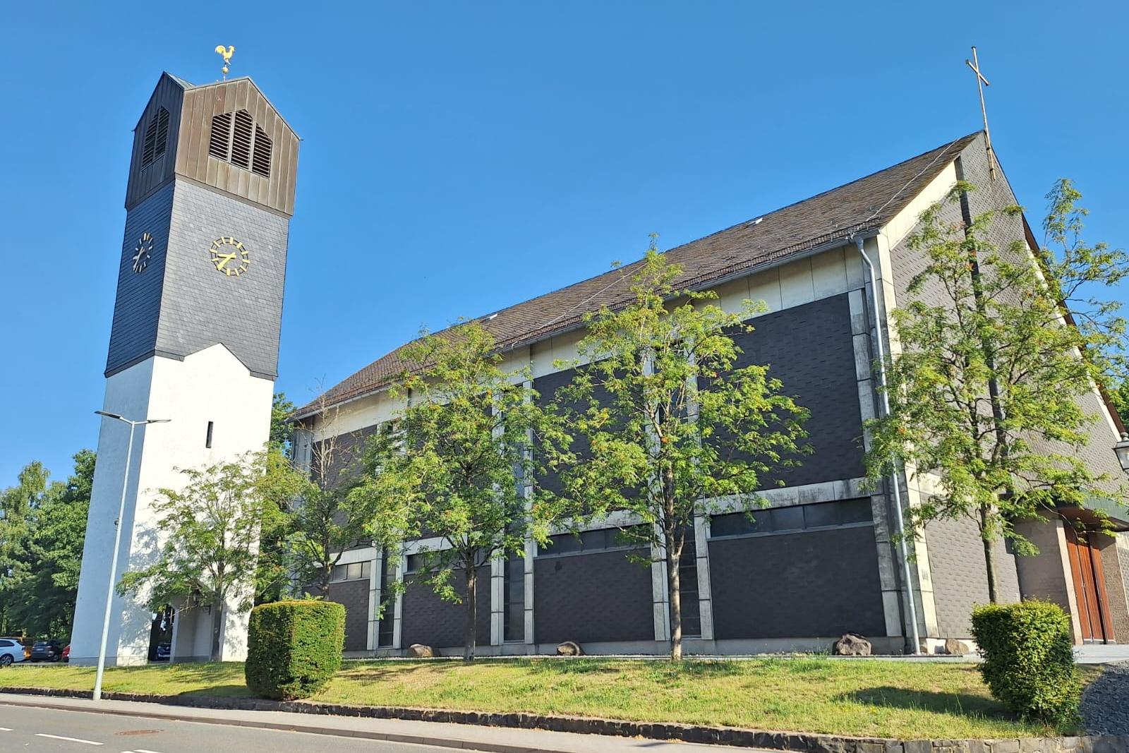 Pfarrkirche Kurtscheid Sommer