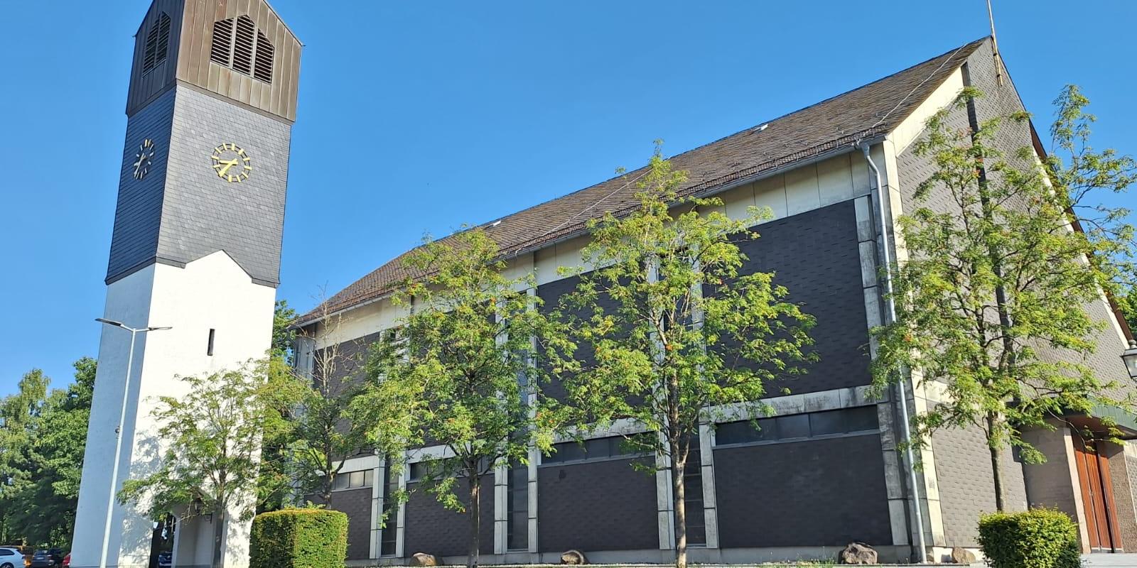Pfarrkirche Kurtscheid Sommer